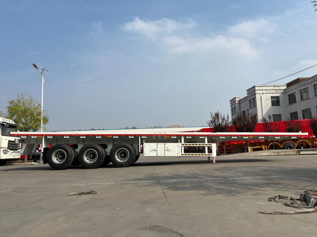 Flatbed Semi Trailer - TITAN Vehicle
