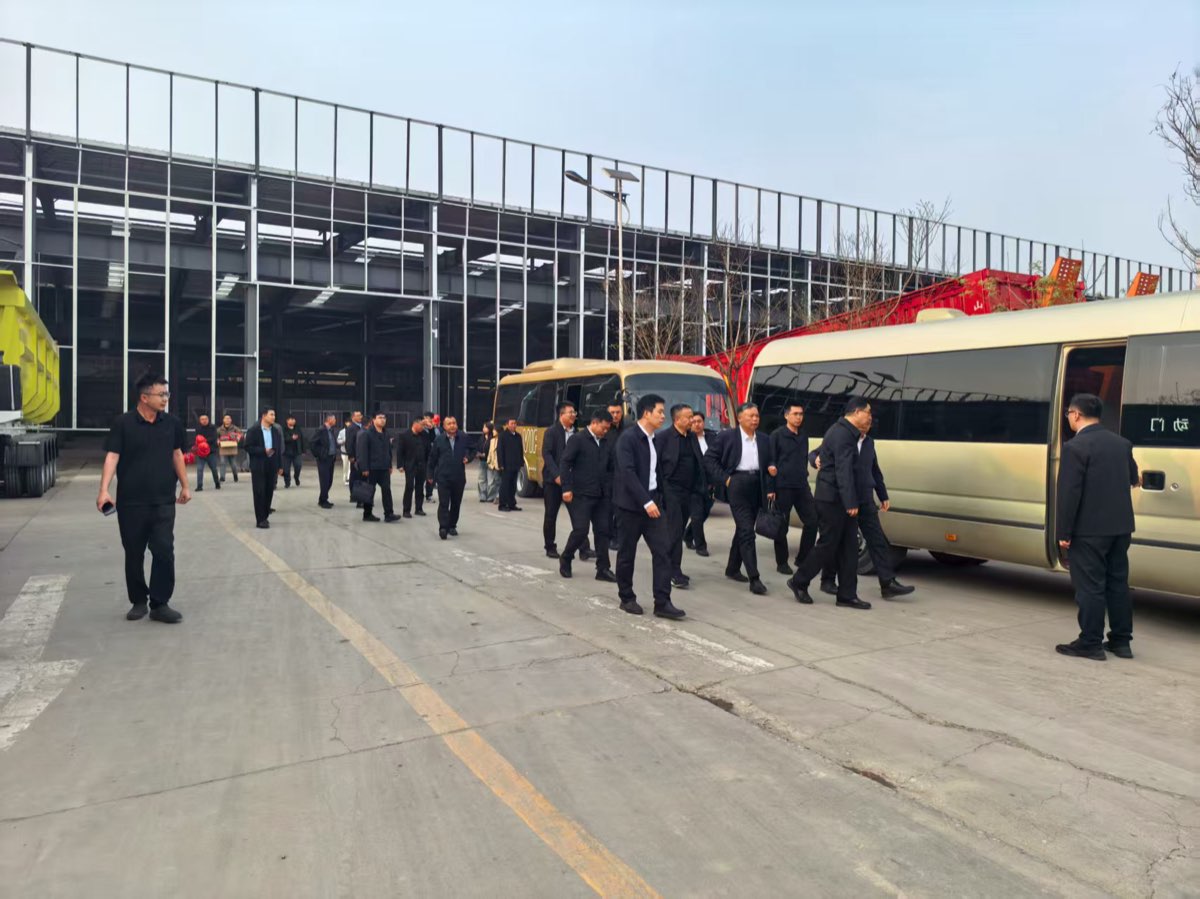 Government delegation arrives at TITAN Vehicle